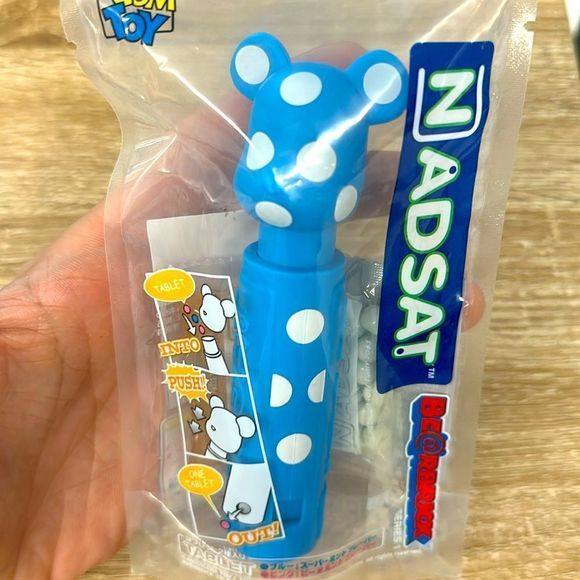 Pez NADSAT - Bearbrick Polka Dot Blue Candy Dispenser, Rare, 2003 - Picture 2 of 6